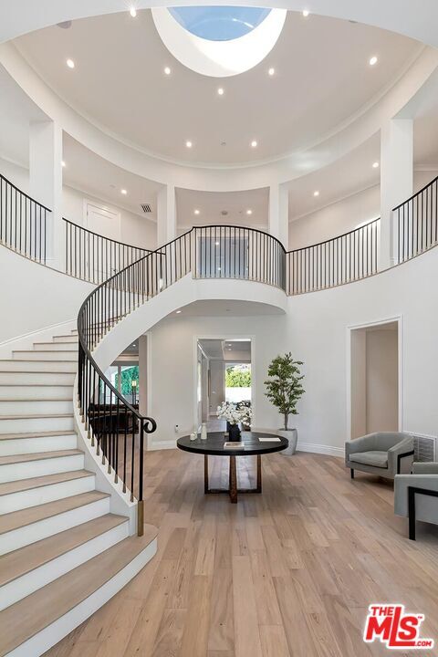 Foto del edificio - 722 N Camden Dr
