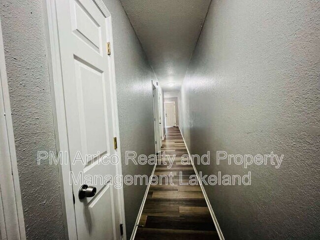 Foto del edificio - 1223 Ave L