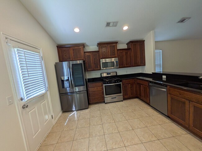 Foto del edificio - FOR LEASE | Jenks Home | 4 Bed, 2.5 Bath $...
