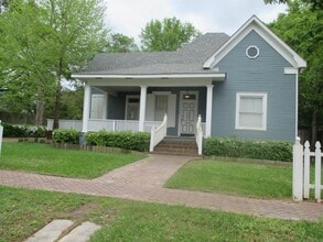 Building Photo - 208 E Louisiana Ave