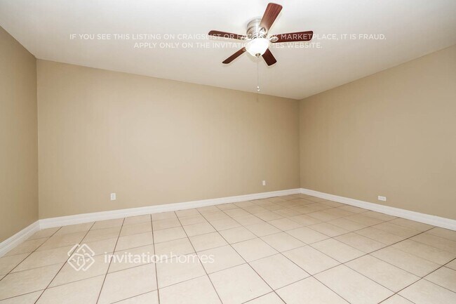 Foto del edificio - 1004 Highgrove Ct