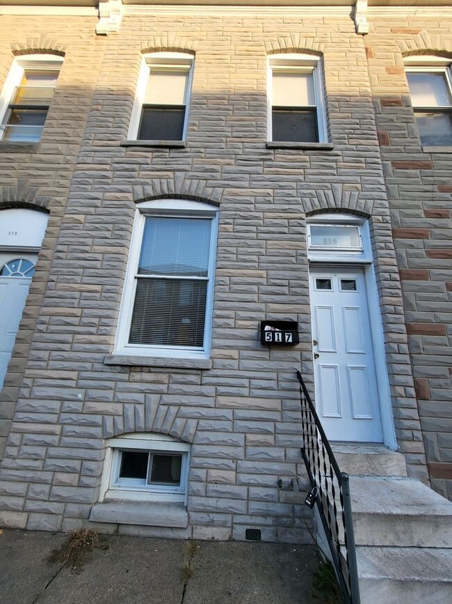 Building Photo - 517 N Rose St