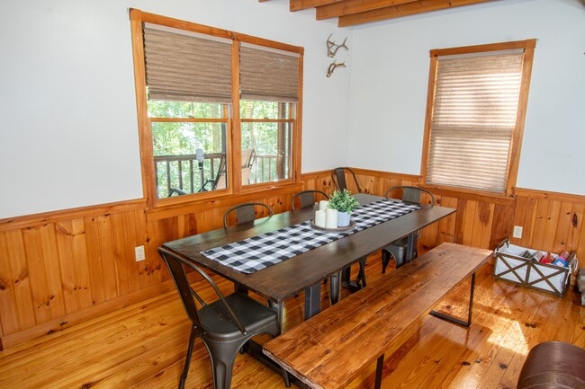 Foto del edificio - 328 Sharp Top Cir