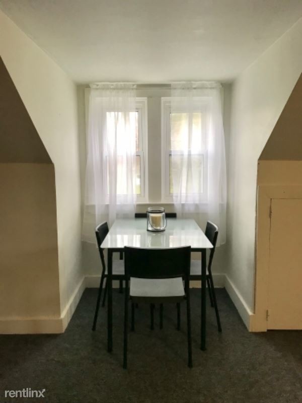Building Photo - 1 br, 1 bath Apartment - Apt A 550 South Ave