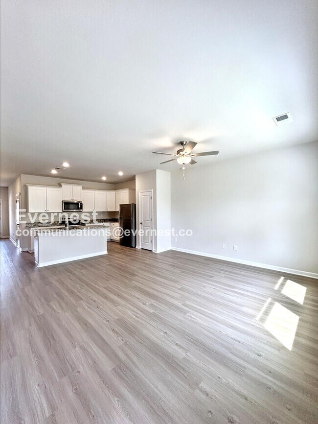 Building Photo - 2150 Willow Gln Dr
