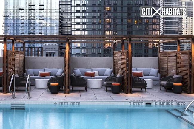 Building Photo - 2 Jackson Park