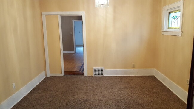 Building Photo - 3 bedroom Single Family ( Harambee )