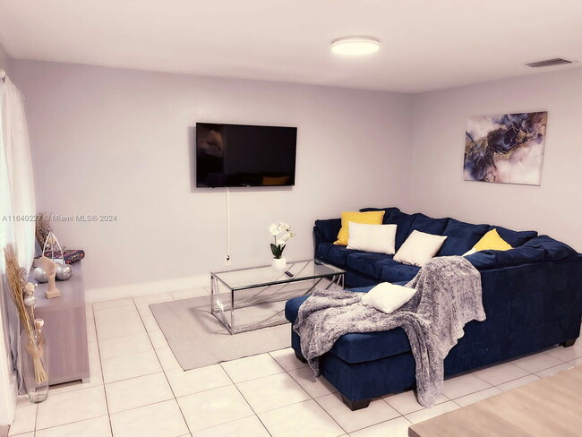 Foto del edificio - 310 NW 57th St