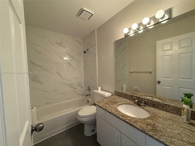 Foto del edificio - 520 NE 48th St