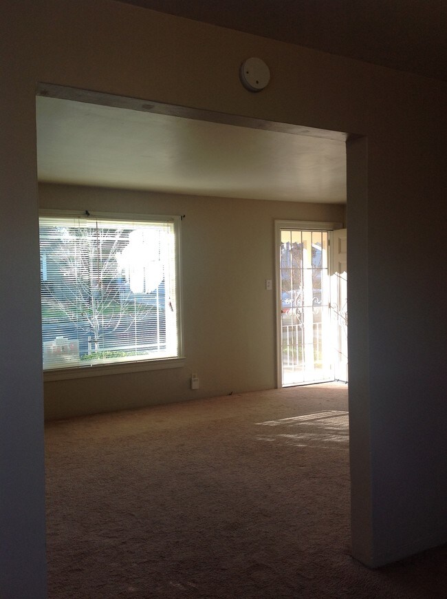 Building Photo - 226 Edgemont Ave