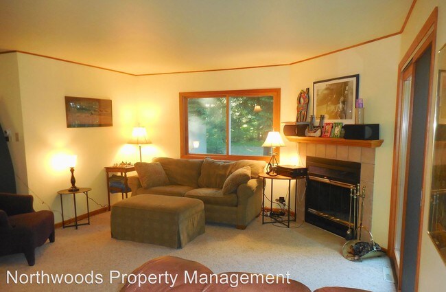 Building Photo - 3 br, 1.5 bath House - 2330 Point Lane