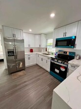 Building Photo - 2901 SW 58th St