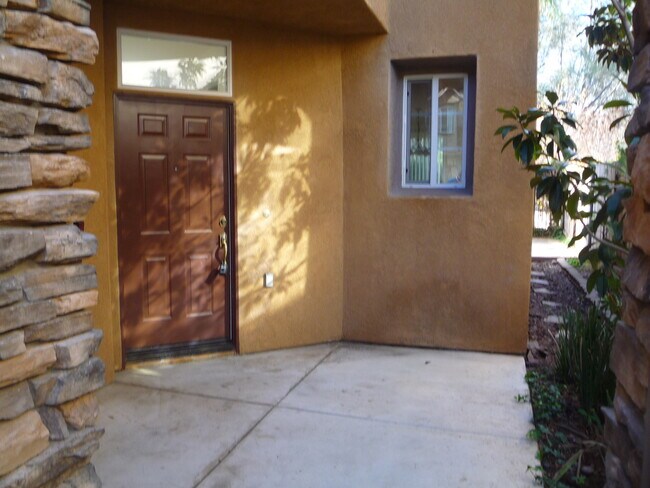 Building Photo - Spacious 2-Story Home with 2-Car Garage In...