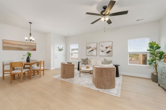 Foto del edificio - 2056 N Reece Ct