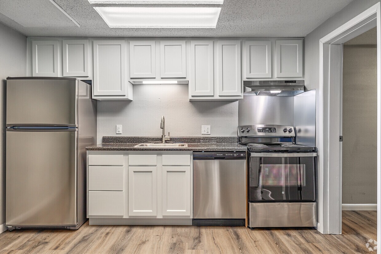 Foto principal - Garden Court Apartments