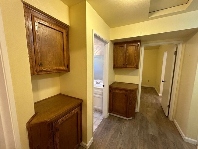 Building Photo - Cute 3 Bed/2 Bath Home in Oildale w/ Solar, RBP & $0 Deposit Option