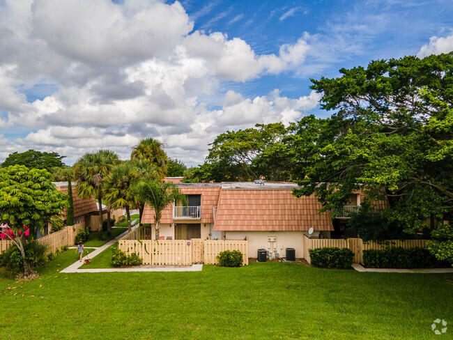 Building Photo - Waterside Luxury Townhomes