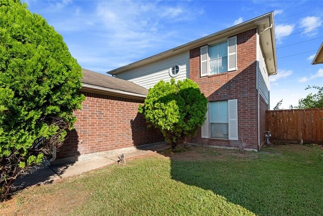 Building Photo - 8914 Pecan Pl Dr