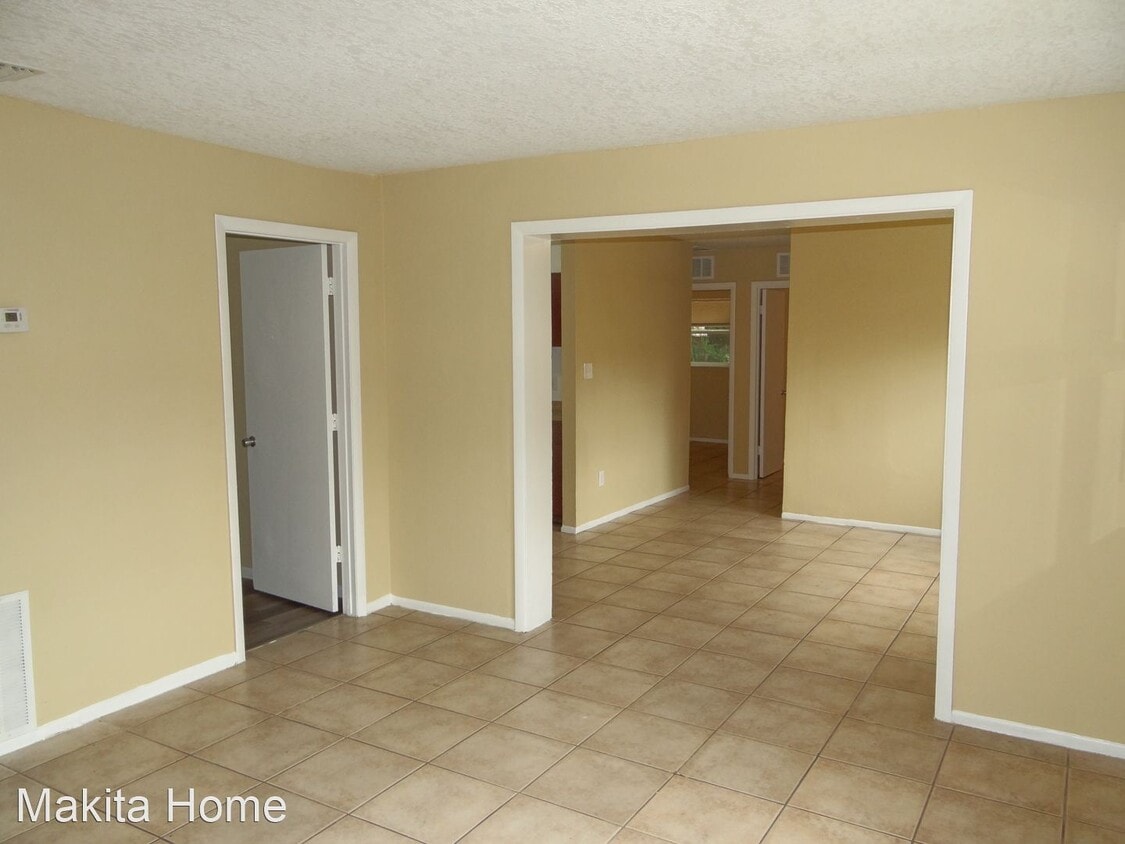Primary Photo - 4 br, 2 bath House - 9217 N 13th Street