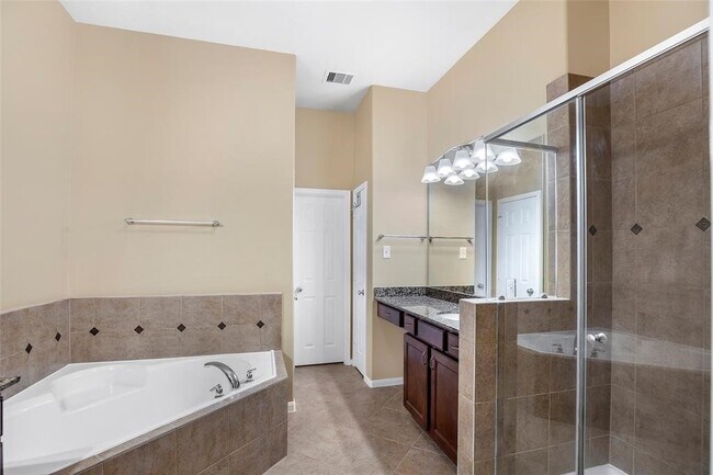 Foto del edificio - 17906 Arapaho Hill Ln