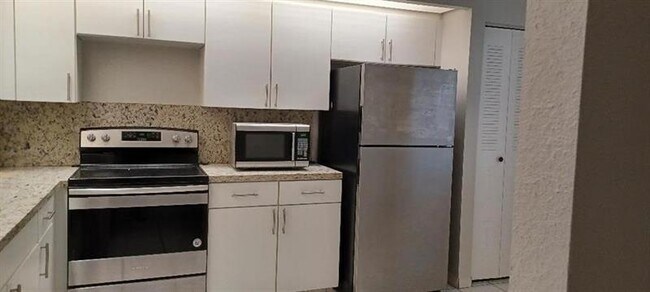 Building Photo - 901 SW 128th Terrace