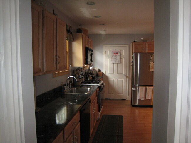 Kitchen - 76 Cresthill Rd