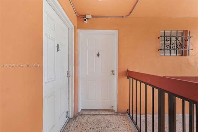 Building Photo - 420 NW 12th Ave