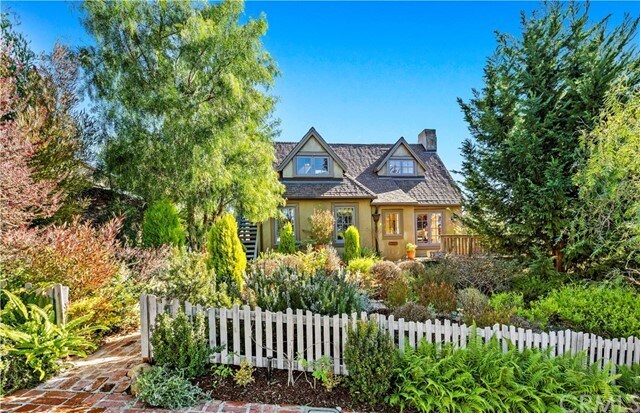 Foto principal - 487 Myrtle St