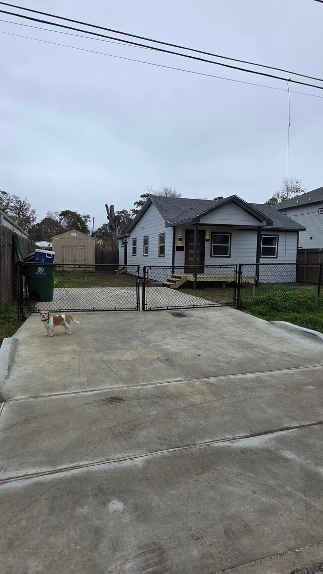 Building Photo - 9426 Sandra St