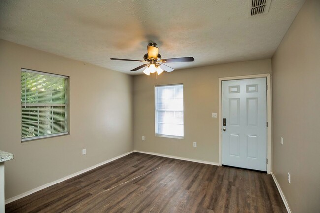 Foto del edificio - ** 3Bed 2 Bath located in Prattville **Cal...