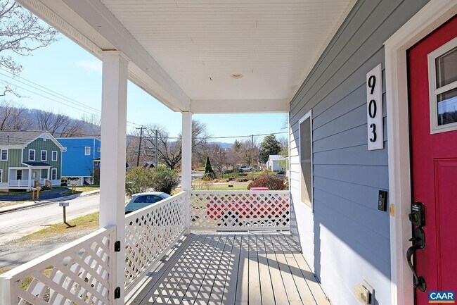 Foto del edificio - 903 Nassau St