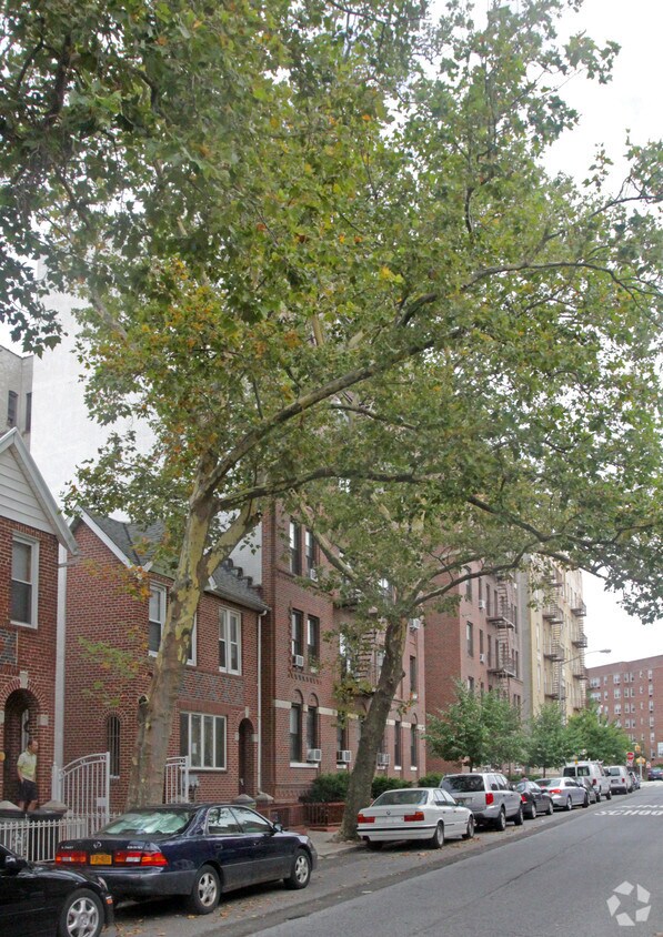 Building Photo - 1514 W 11th St