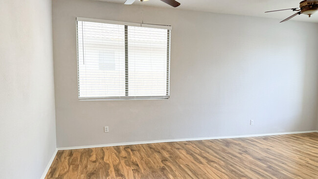 Foto del edificio - House in Avondale! JOIN THE WAITLIST!