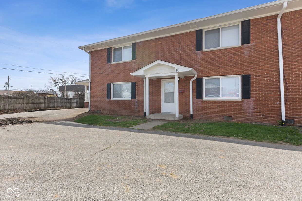 Primary Photo - 3710 Madison Ave
