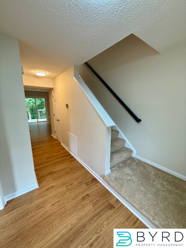 Foto del edificio - 913 Wheelwood Way