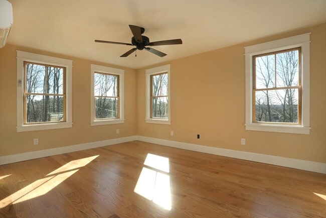 Foto del edificio - 12 Warren Ave