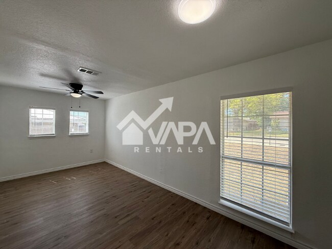 Foto del edificio - 108 N Meadow St
