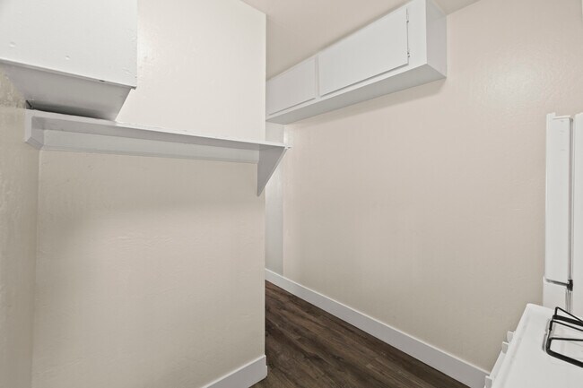 Foto del edificio - 946 Cherry St