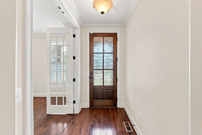Building Photo - 5128 Mountainbrook Cir