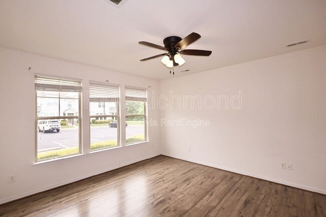 Building Photo - 10506 Marions Way