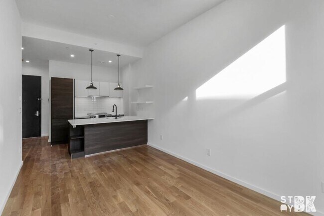 Foto del edificio - 2 bedroom in BROOKLYN NY 11205