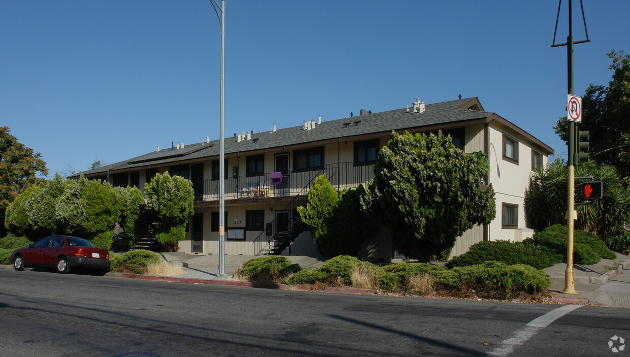 Primary Photo - 225 Goodyear St