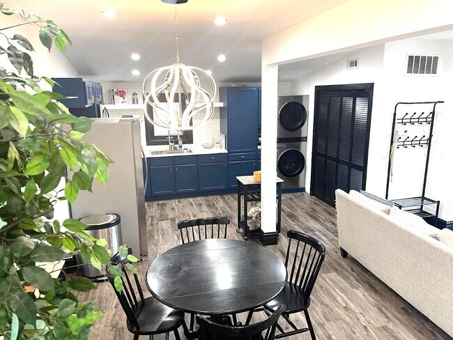 Foto del edificio - 4728 N Kennicott Ave