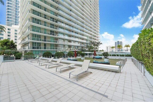 Foto del edificio - 79 SW 12th St