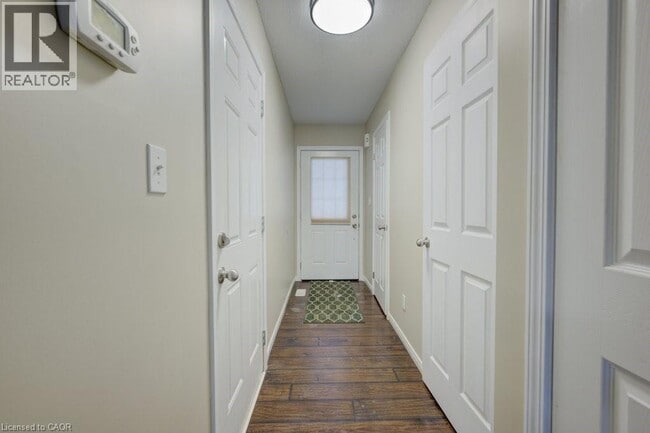 Building Photo - 33 Iron Gate St