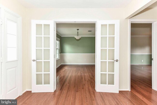 Foto del edificio - 10135 Forest Hill Cir