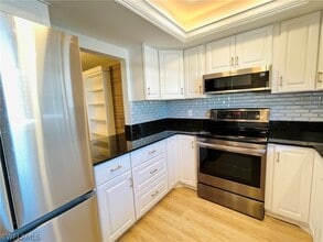 Building Photo - 4912 Tamiami Trl E