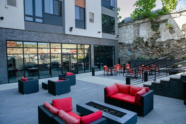 Outdoor Lounge - The Hub at 31 Brewerytown