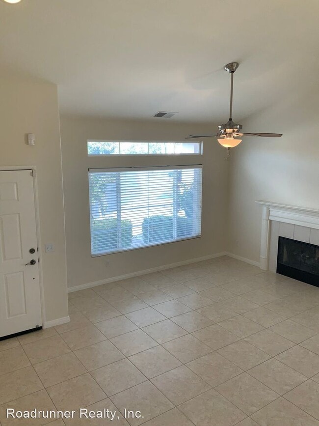 Foto del edificio - 3 br, 3 bath House - 7481 Via Real Ln