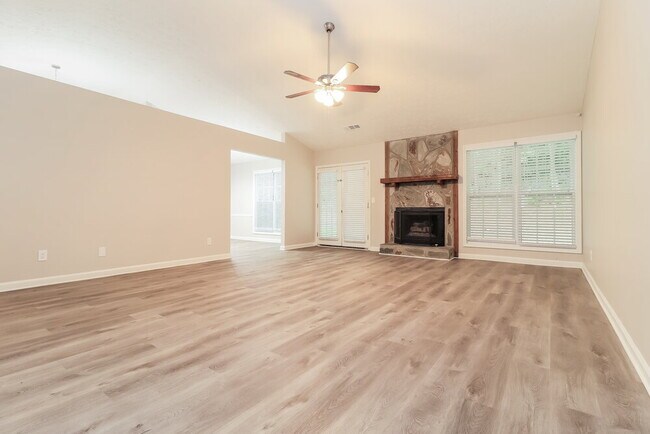 Foto del edificio - 3510 Shelly Dr NW